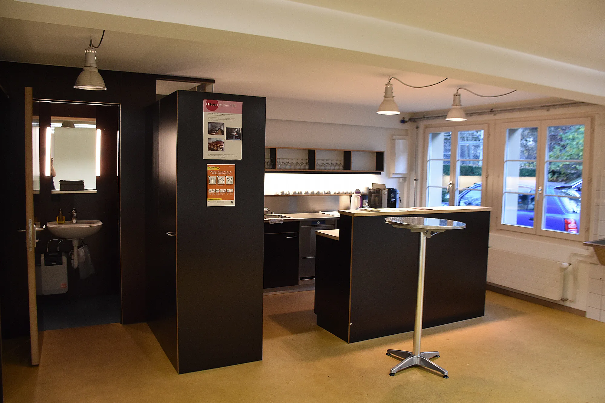 Küche, Bistro und WC vom Atelier 14B